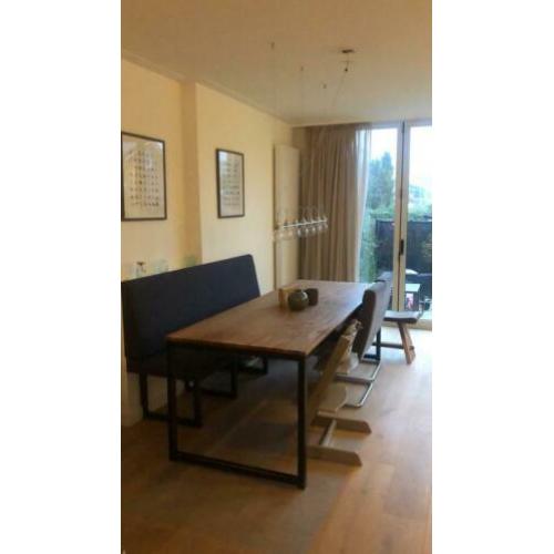 Stoere eettafel van teakhout (90x240 cm) met stalen poten