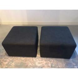 Hoekbank met 2 poefen van kartell nieuwprijs; € 5400,-