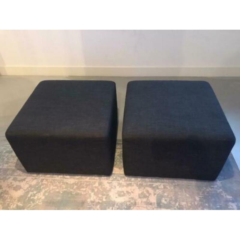 Hoekbank met 2 poefen van kartell nieuwprijs; € 5400,-