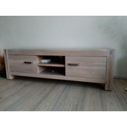 Mooie licht houten meubels