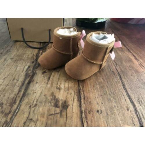 UGG maat 16