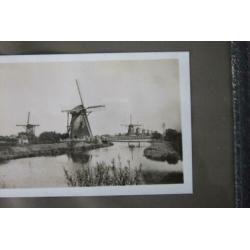Oude zwart wit panorama foto Kinderdijk molens.