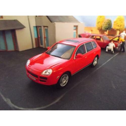 1/43 Porsche Cayenne - Cararama Rood