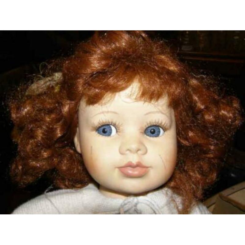 Porceleine pop (A16 194)