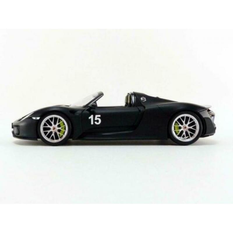 Minichamps 1:18 Porsche 918 Spyder Weissach Package Nieuw