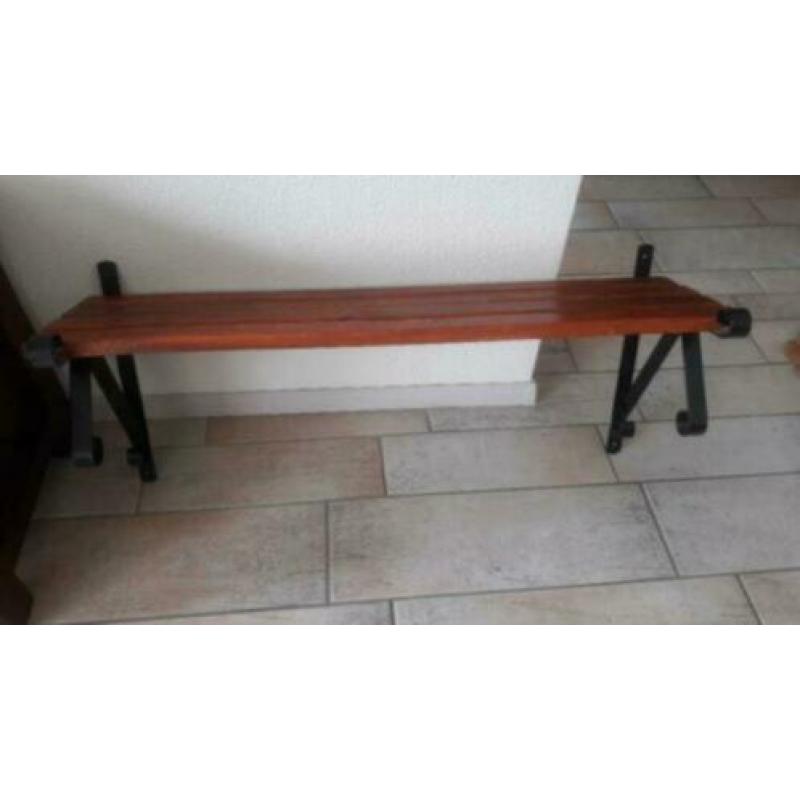 Houten schoenenrek met kapstok