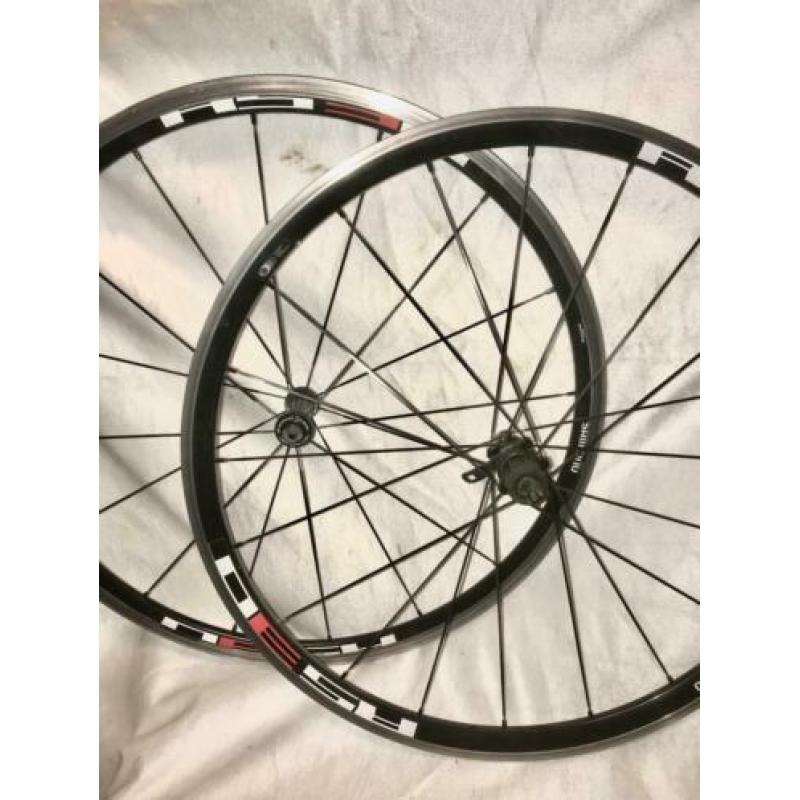 Shimano wielset wh-rs30 zwart