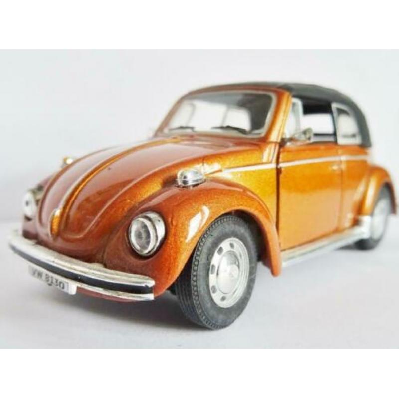 Volkswagen Kever 1303 Cabriolet van Cararama 1/43