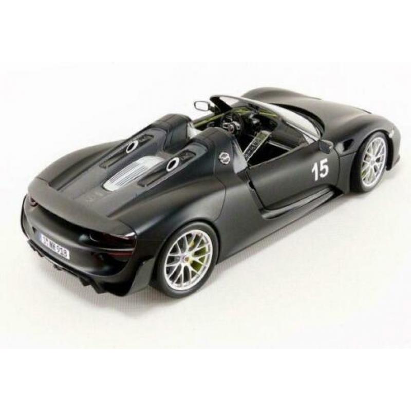 Minichamps 1:18 Porsche 918 Spyder Weissach Package Nieuw