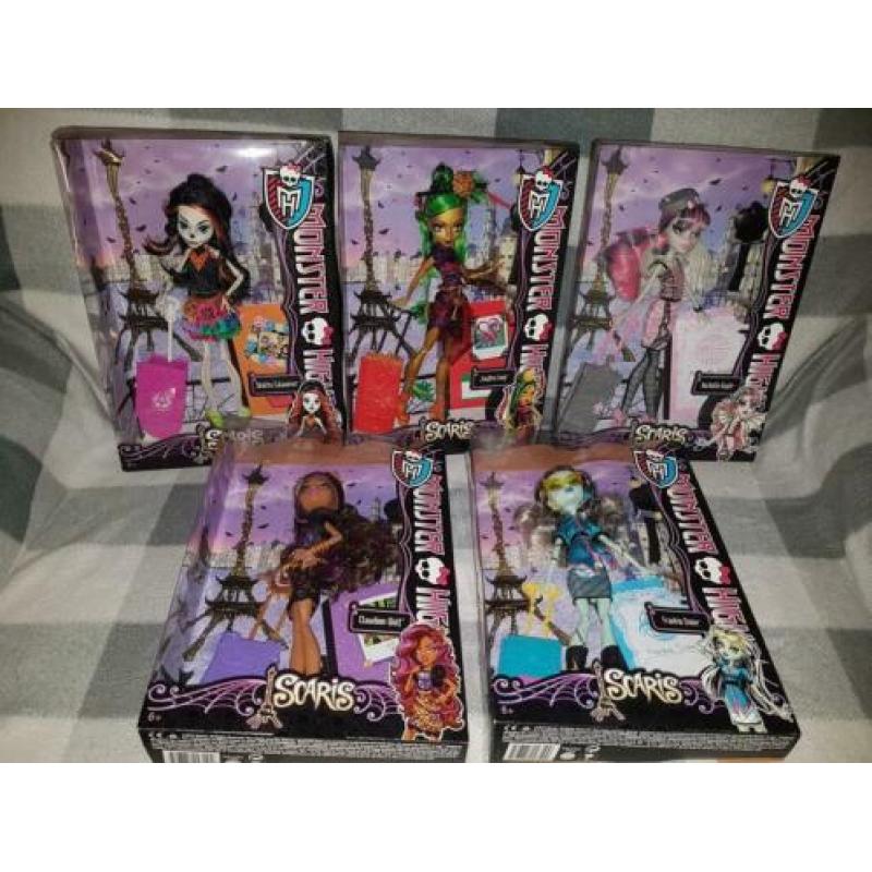 Monster high / scaris collection / complete set