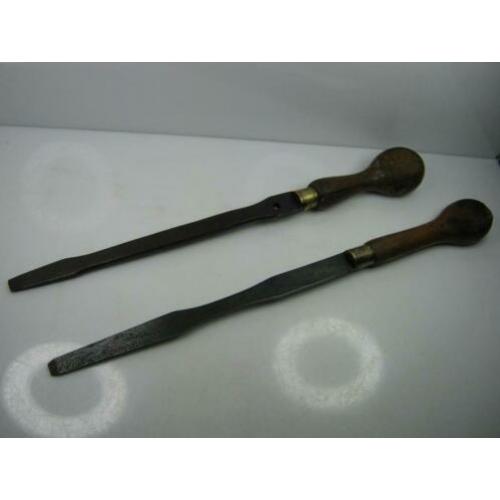 Lange Schroevendraaiers. 50cm en 60cm lang. Circa 1900-1920