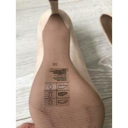 H&M suede pumps beige maat 38