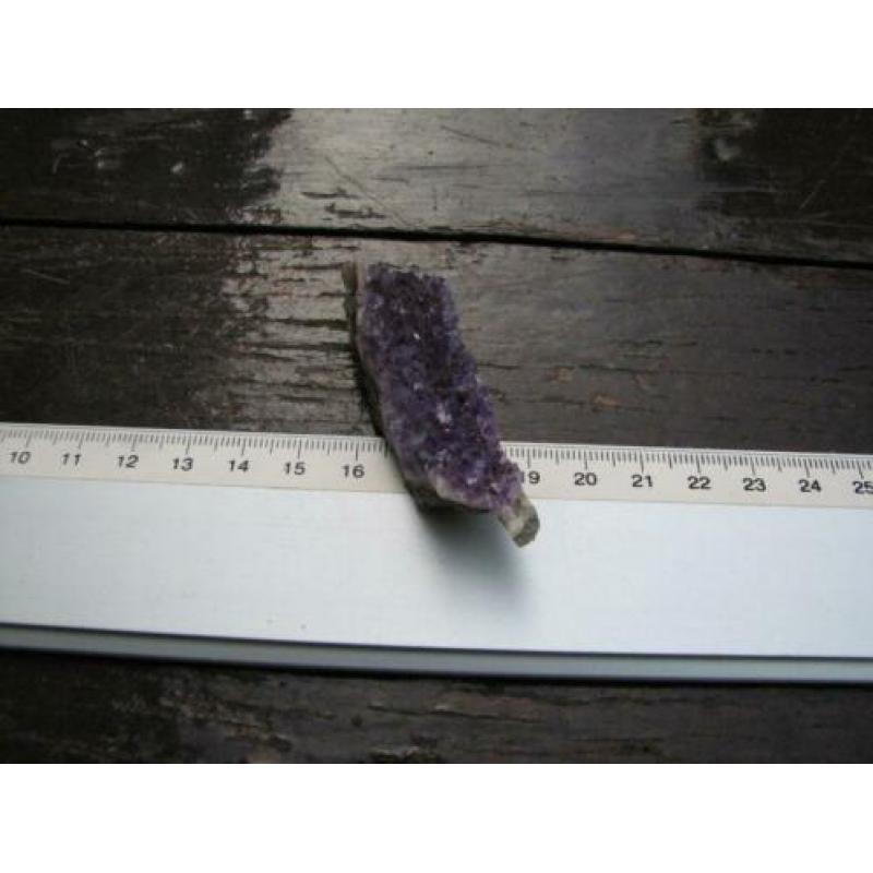 Diverse Mooie stukjes Amethyst uit Brazilië.€ 5,00 per stuk