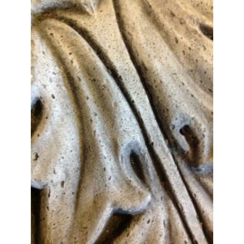 Console stoer en sober van beton, groot ornament VdlM