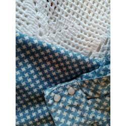 blouse, jumping the couch last 98/104. Blauw met wit.