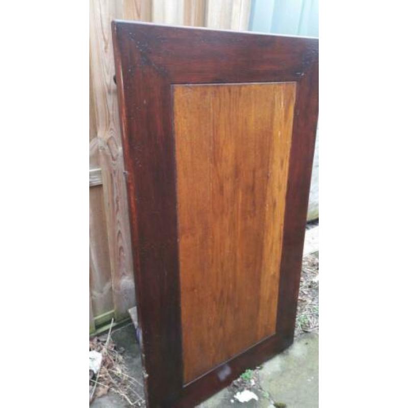 hardhouten salon tafel met fraai ijzen frame voor maar €50