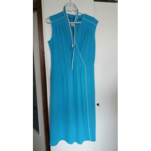 Schattige zomer jurk in licht petro blauw. Maat 44