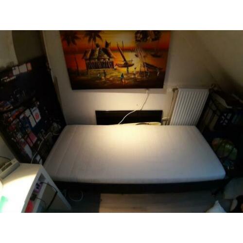 Zwart stalen bed 90x210 auping