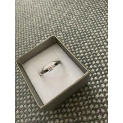Prachtige 925 zilveren solitair ring met zirkonia
