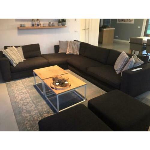 Hoekbank met 2 poefen van kartell nieuwprijs; € 5400,-