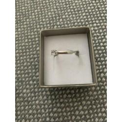 Prachtige 925 zilveren solitair ring met zirkonia