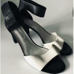 Tamaris. Zwart/witte leren sandalettes. Mt 38. Nieuw!!!