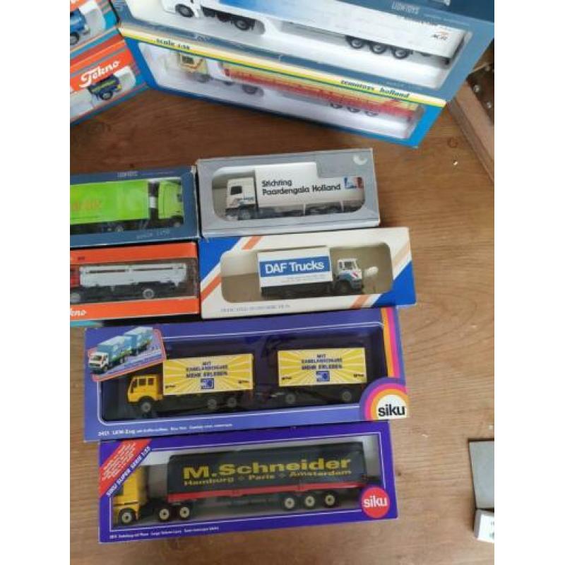 Veel Tekno en Lion Car vrachtauto's te koop. Per stuk. 1:50