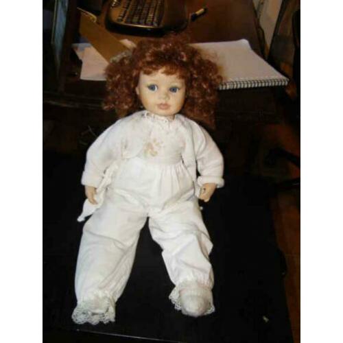 Porceleine pop (A16 194)