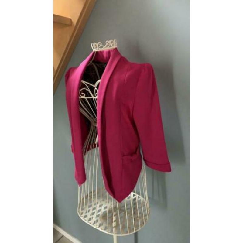 Mooi fuchsia Rouge jasje maat M