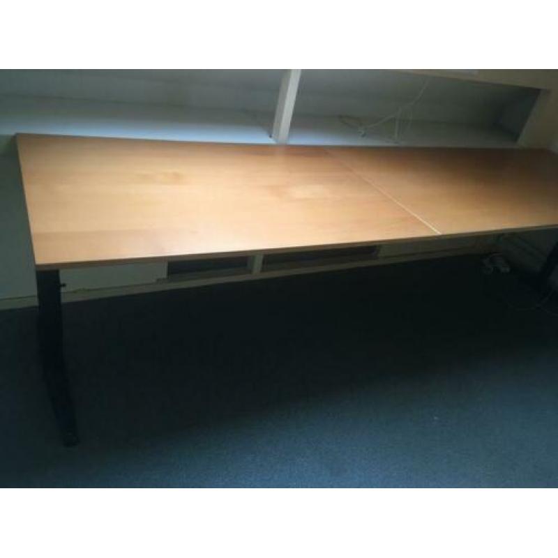 Ikea hoekbureau in goede staat