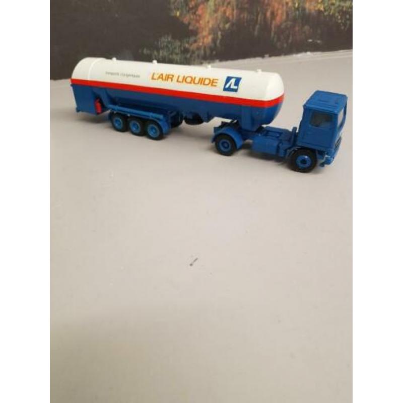 Te Koop Bedford 4x2 met L,Airliquide tank 1/50 metaal Conrad