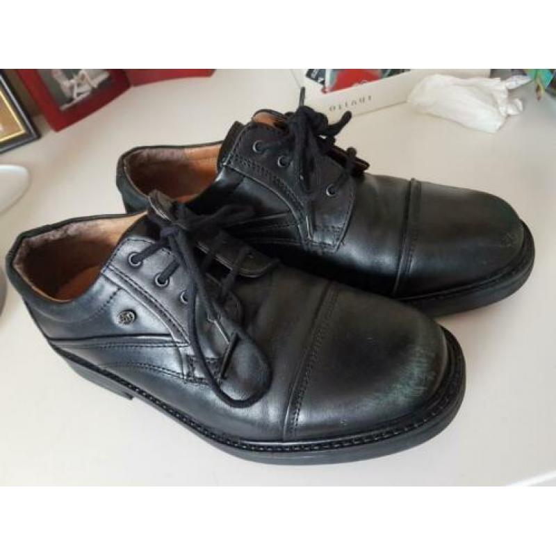 Netten Leer schoenen maat 39.