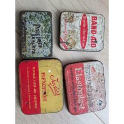 4 x kleine oude / antieke blikjes elastoplast flexoplast enz