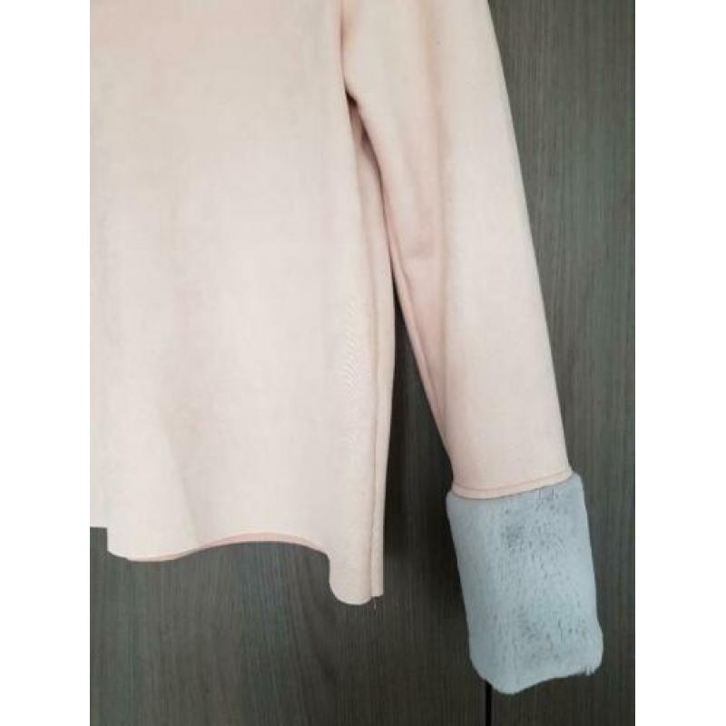 Zara trui suede roze met grijze teddy mouwen mt medium