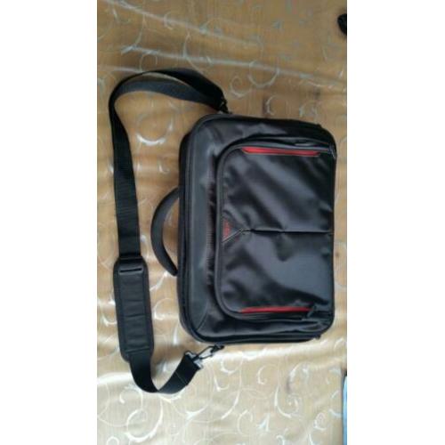 Te Koop! Twee laptop tassen, (1 x Targus (nieuw) en 1 x HP i