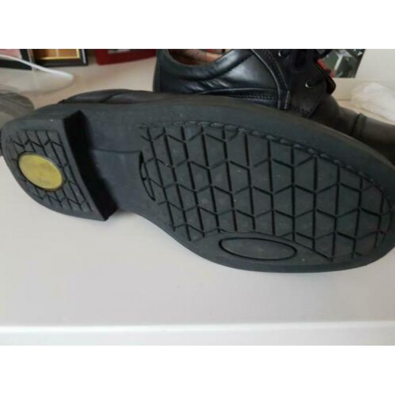 Netten Leer schoenen maat 39.