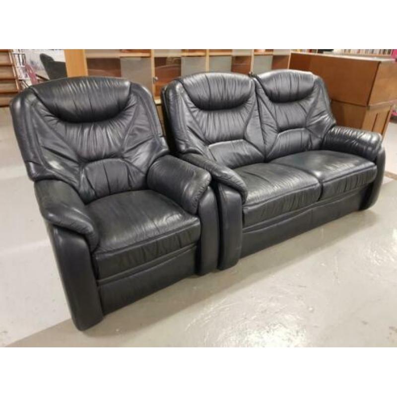 Heel net lederen bankstel donkerblauw 2.5 zits en fauteuil