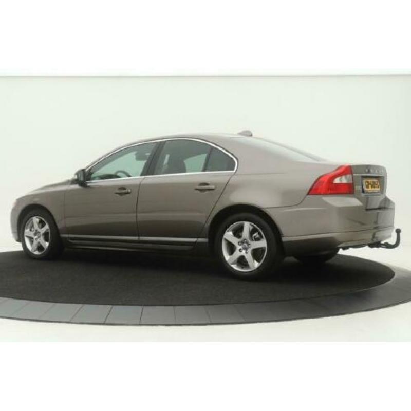 Volvo S80 2.5 T Summum Aut. | Xenon | Navigatie | Volleder |