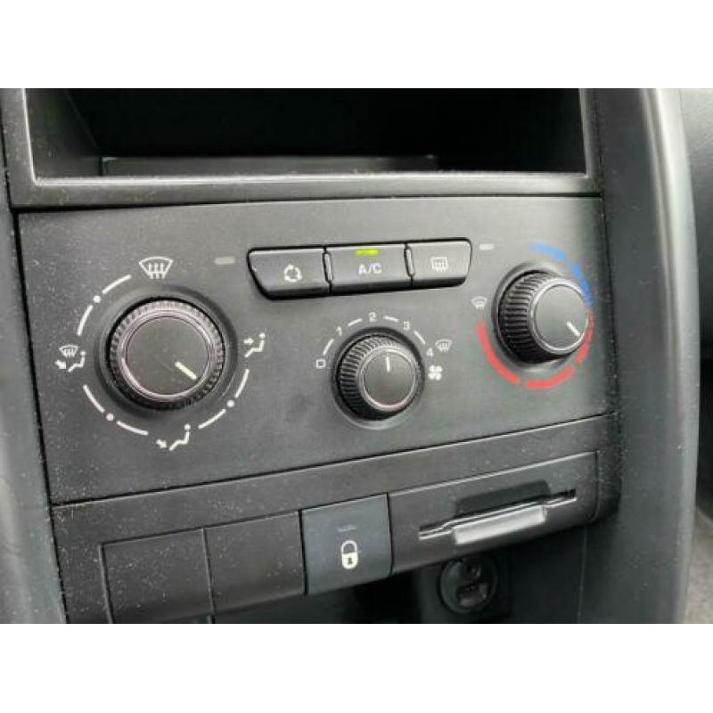 Peugeot 207 1.4 VTi Style Cruise / Airco / 5DRS / Nette Auto
