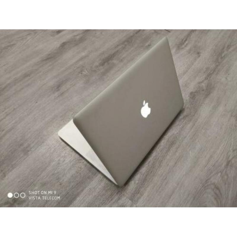 MacBook Pro 15" 2011 - NIEUWE ACCU, i7 Quad Core, 8GB, SSD