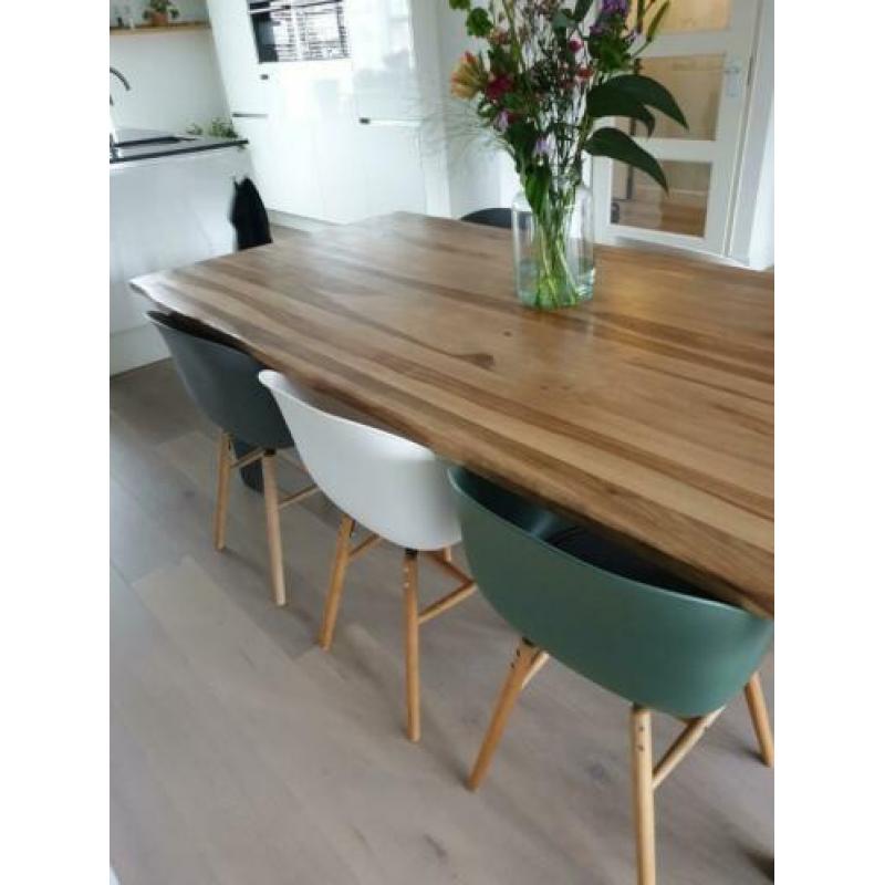 6 eetkamerstoelen. Kuipjes met armleuning in 3 kleuren