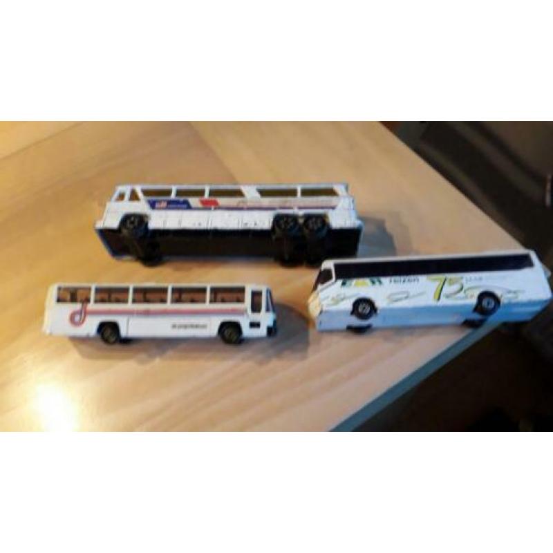 3 internationaal rijdende autobussen ,  alle  3 prima rijden