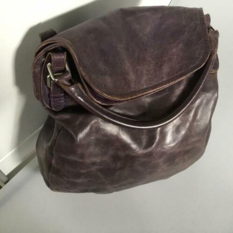 Yoli Steffen Schraut Grote leren sac in paarse kleur