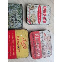 4 x kleine oude / antieke blikjes elastoplast flexoplast enz