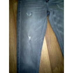 grijze ZARA spijkerbroek mt. 38 destroyed look
