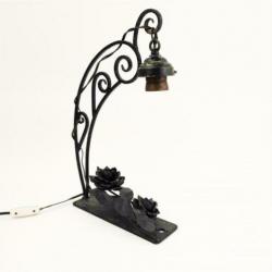 Smeedijzeren tafellampje met art deco kap