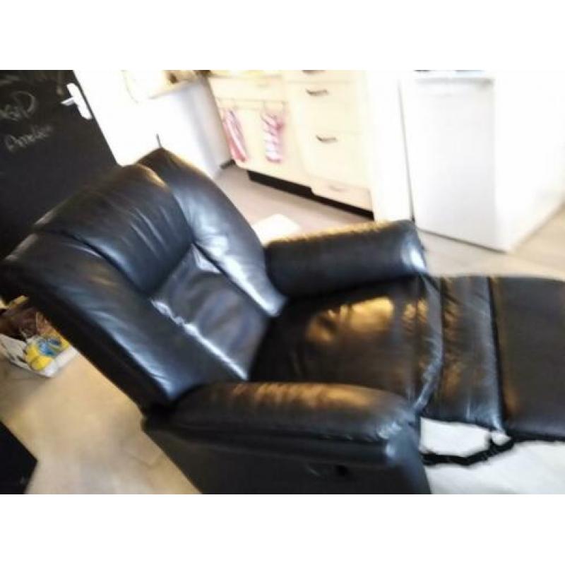 Lederen relax fauteuil. Zwart. Teab