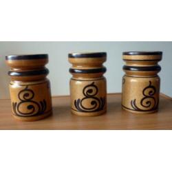 Drie puntgave Flora Gouda vaasjes decor Argos