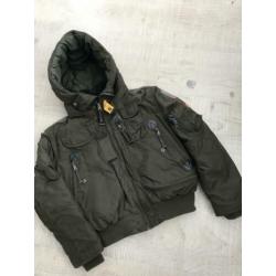 Als NIEUW: heerlijke jas van PARAJUMPERS mt 140