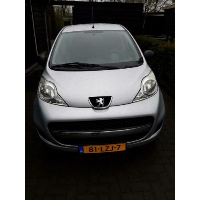 Peugeot 107 1.0 12V 5Deurs auto 2010 Grijs